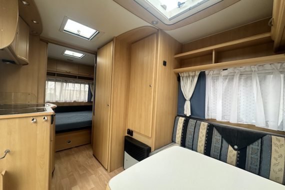 Rulota Dethleffs Camper 430DB