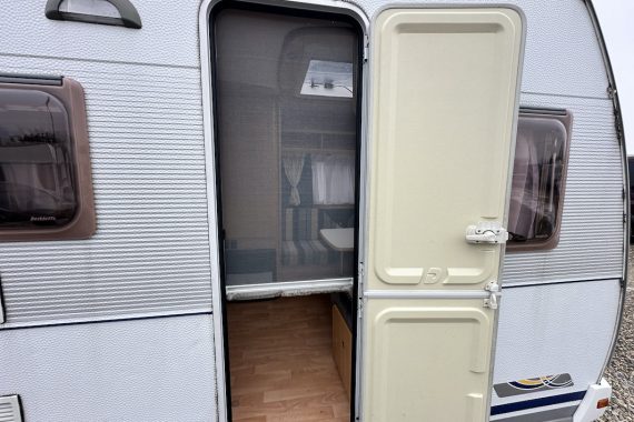 Rulota Dethleffs Camper 430DB